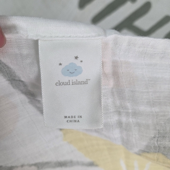 Cloud Island Muslin Blanket Baby Monthly Milestones w/ Felt Frame Meadow Floral - Picture 4 of 7